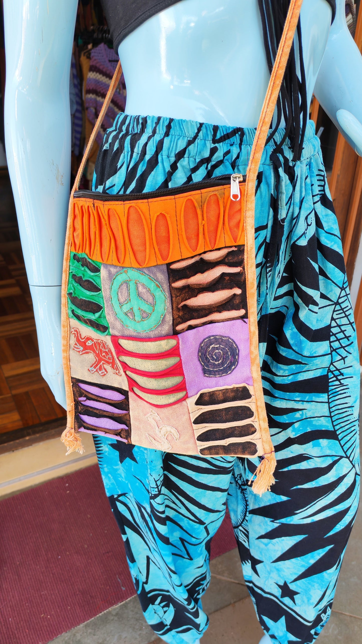 Sling Bag – Ripped Detail Peace Sign